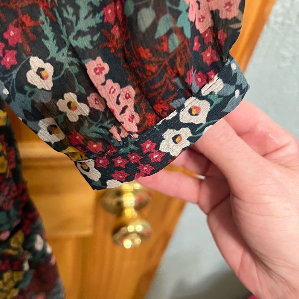 Loft size S petite floral dress with sheer sleeves - Picture 11 of 12
